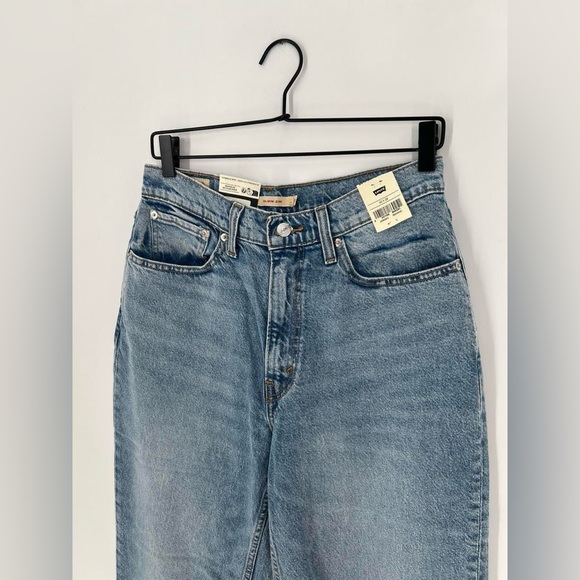 Levi’s 80s Mom High Waisted Relaxed Fit Tapered Jeans - Picture 2 of 7